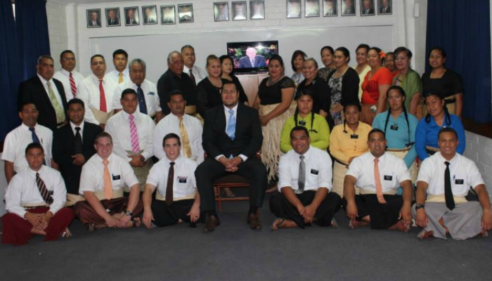 Il Principe Di Tonga Battezzato Nella Chiesa Mormone Contro Il Volere Di Suo Padre